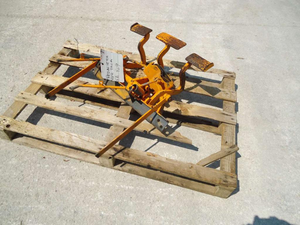 Pedalera para Fiat Allis FL9 Foto 4