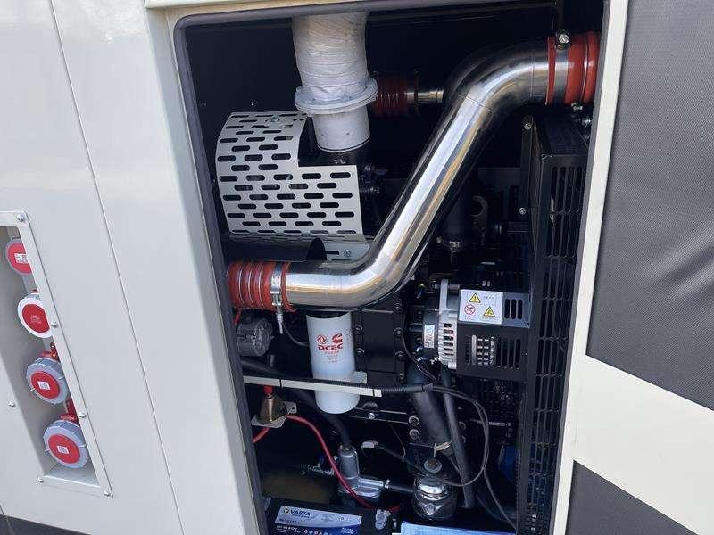 Cummins 220 kVA Foto 15