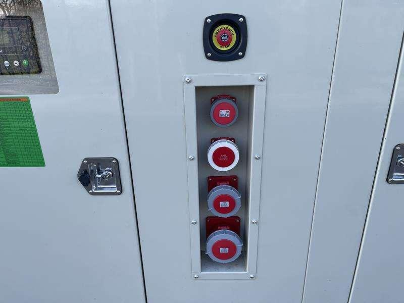 Cummins 220 kVA Foto 9