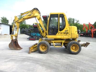 Komatsu PW95-R vendida por Oricom Srl