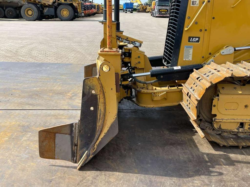 Caterpillar D2 LGP 12A | LEICA GPS Foto 10