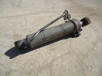 Pistón de rotación de la cuchara para New Holland W270B vendida por OLM 90 Srl