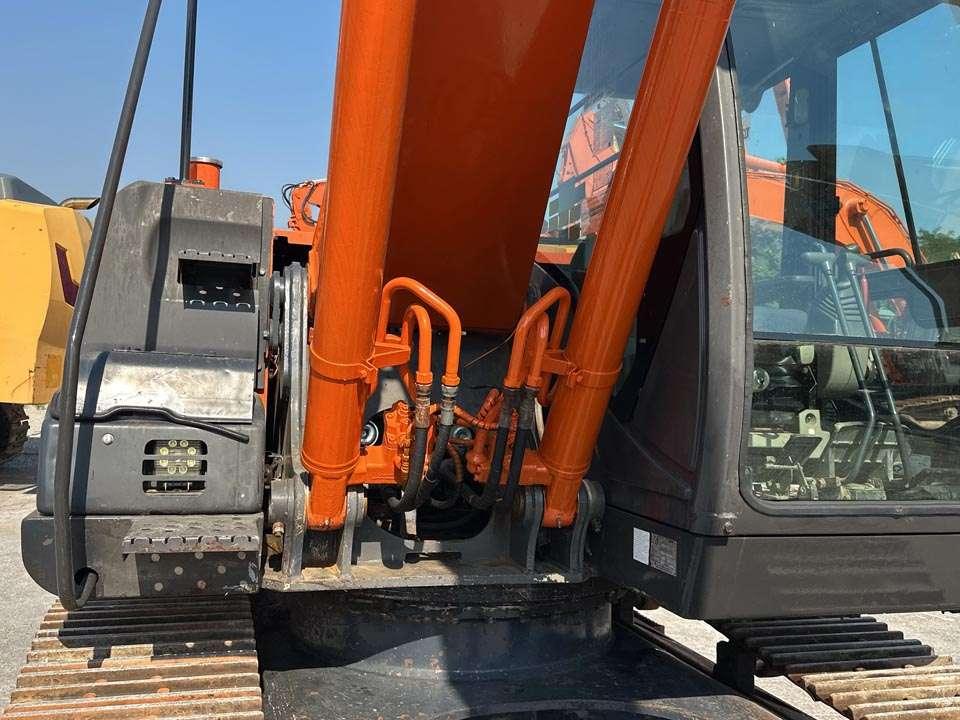 Hitachi ZX240N-3 Foto 8