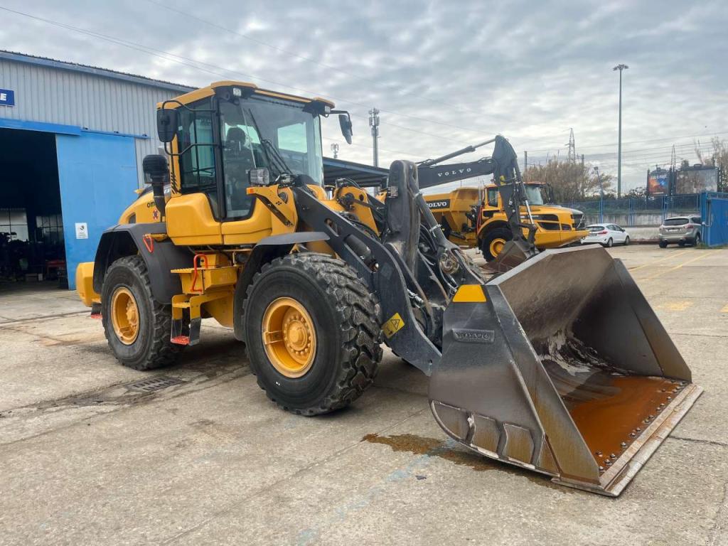 Volvo L90H Foto 1