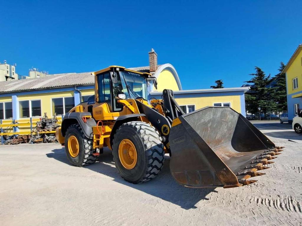 Volvo L120H Foto 8