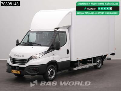 Iveco Daily 35S18 3.0L Automaat Laadklep 180PK Bakwagen ACC Airco Cruise Camera CarPlay 3,5t Trekgewicht vendida por BAS World B.V.