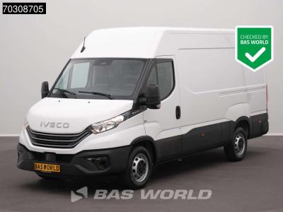 Iveco Daily 35S18 3.0L Automaat L2H2 180PK ACC Airco Cruise Camera Parkeersensoren CarPlay Stoelverwarmin vendida por BAS World B.V.