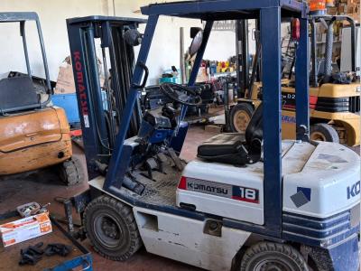 Komatsu 18 vendida por Zane Macchine Srl
