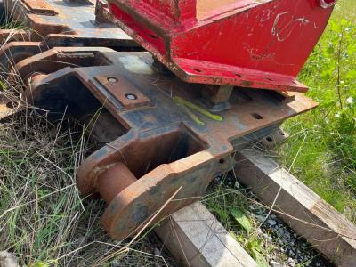 S2 for 25-32 ton excavators Attachment plate vendida por Balavto