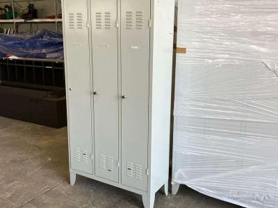 Armadietti metallici ad uso spogliatoio vendida por Tevi Srl