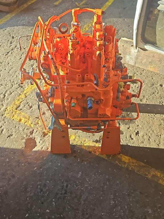 Distribuidor hidraulico para Fiat Hitachi ex 215 Foto 1
