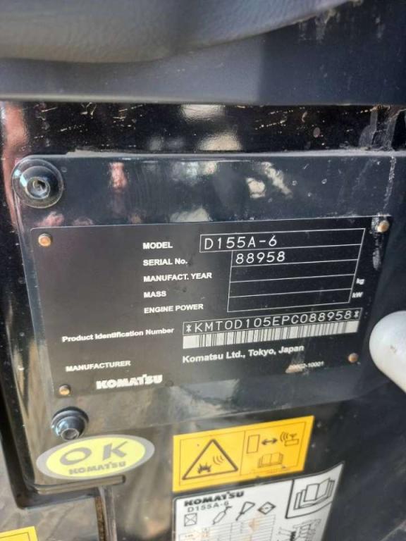 Komatsu D155A-6R (4pcs available for sale in Abu Dhabi) Foto 16