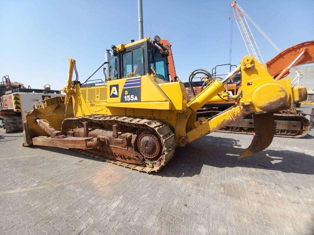 Komatsu D155A-6R (4pcs available for sale in Abu Dhabi) Foto 21