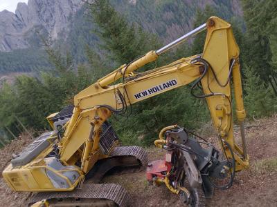 New Holland E245B vendida por Omeco Spa