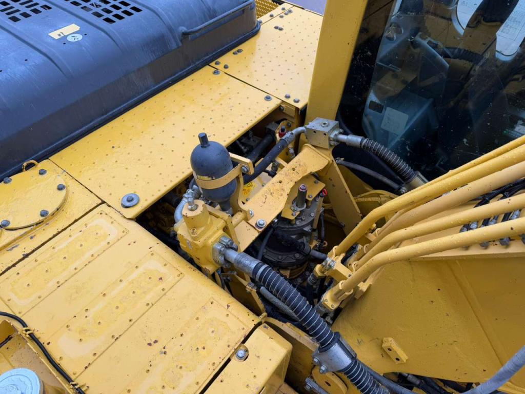 Komatsu HB215LC-1 HB Foto 25