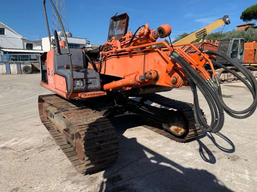Hitachi ZX130 Foto 3