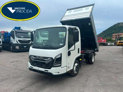 Isuzu M27 NEW GENERATION Foto 1
