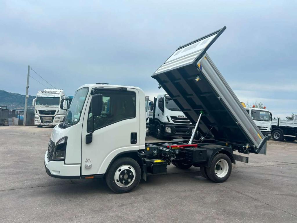 Isuzu M27 NEW GENERATION Foto 2