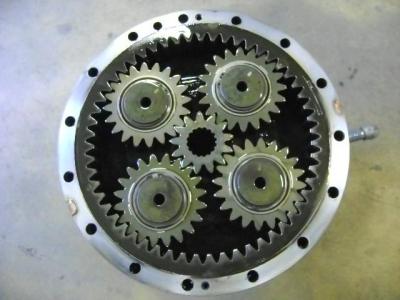 Reductor de giro para New Holland E 385 vendida por PRV Ricambi Srl