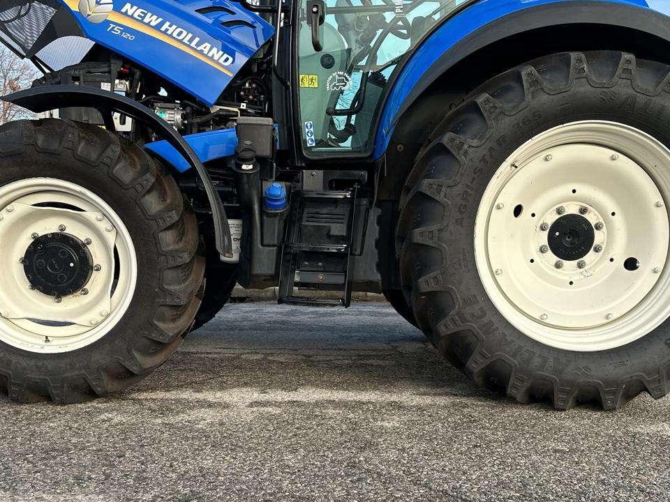 New Holland T5.120 4x4 Foto 4