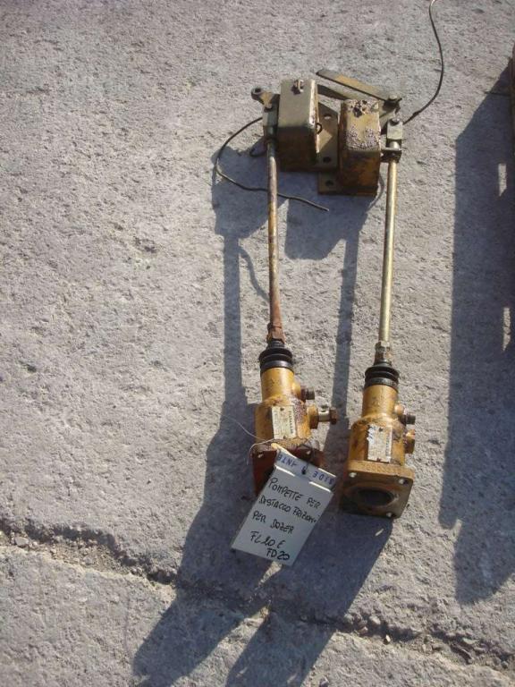 POMPETTE PER DISTACCO FRIZIONI para DOZER FL20 - FD20 Foto 1