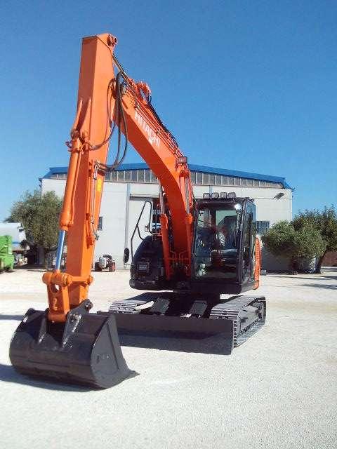 Hitachi ZX135US-6 Foto 2