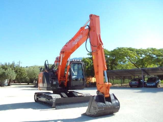 Hitachi ZX135US-6 Foto 4