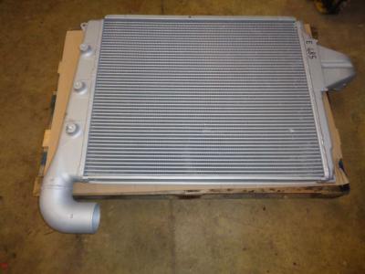 Radiador intercooler para New Holland E 485 vendida por PRV Ricambi Srl