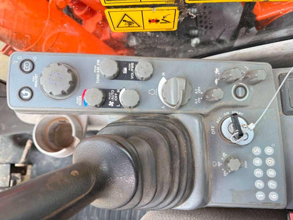 Hitachi ZX135US-6 - Hammer Lines / Automatic Greasing Foto 12