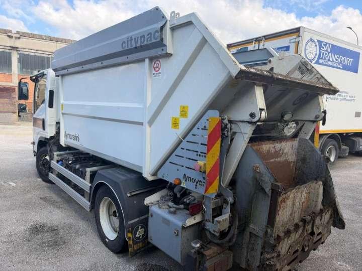 Isuzu P75 Foto 3