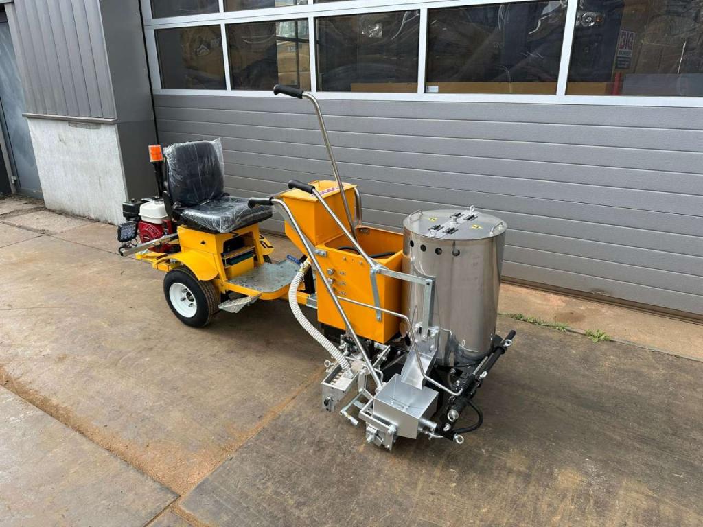 Giga Power 860 Road Marking Machine Foto 5