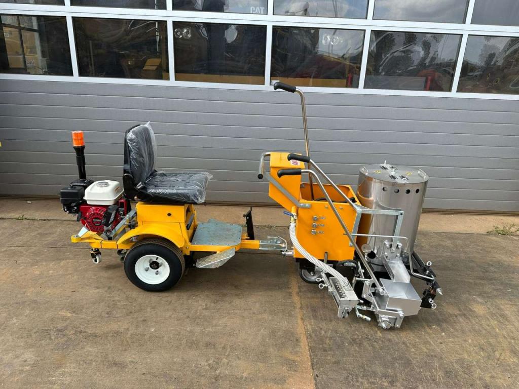 Giga Power 860 Road Marking Machine Foto 6
