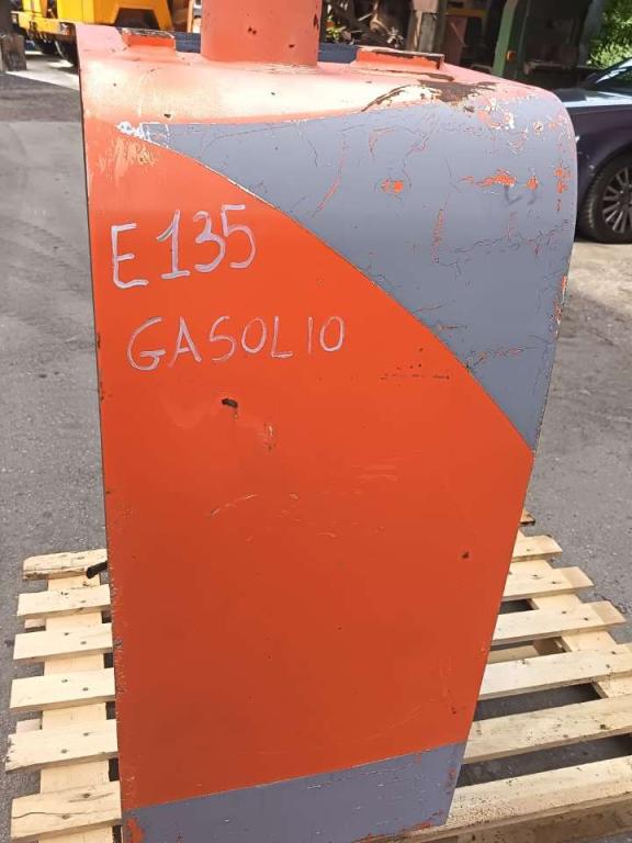 Depósito para gasóleo para Fiat Kobelco E 135 Foto 1