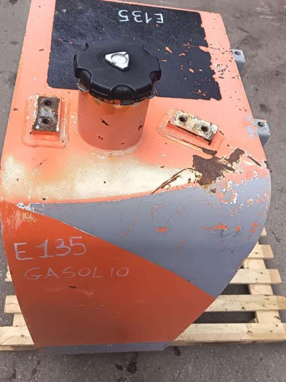 Depósito para gasóleo para Fiat Kobelco E 135 Foto 4