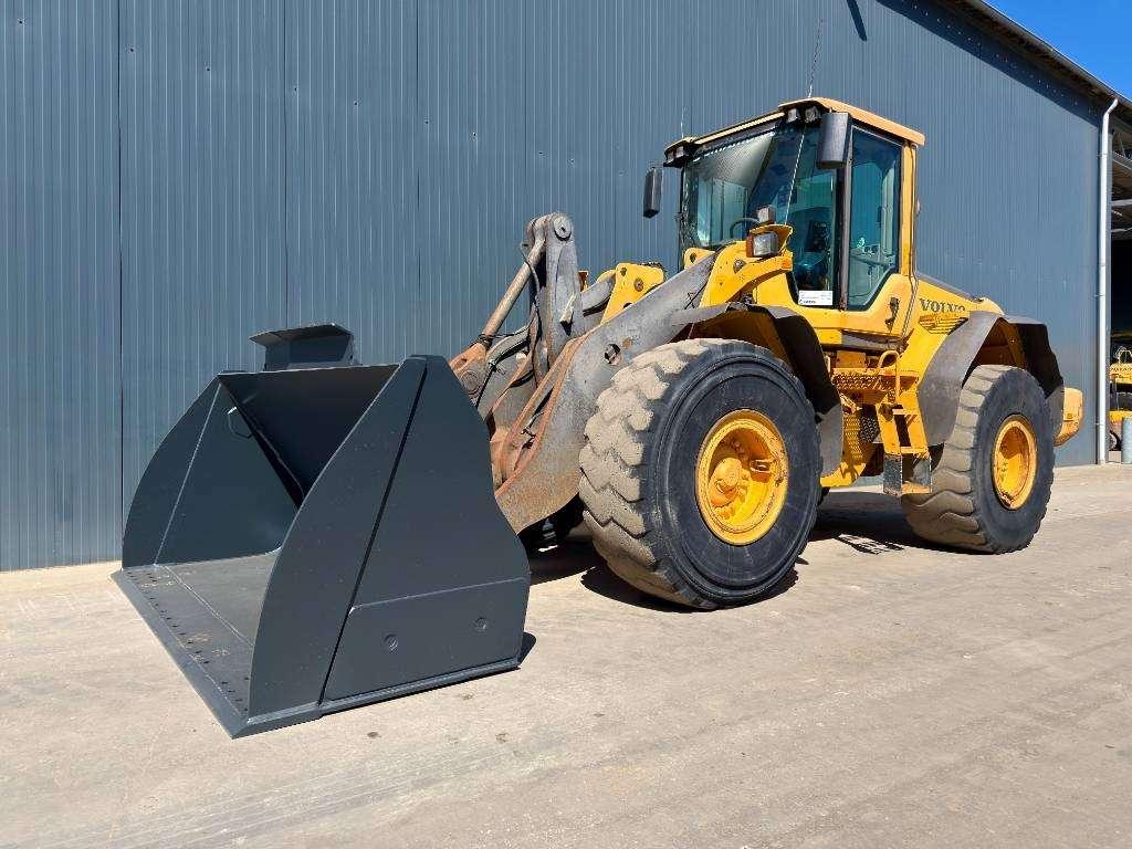 Volvo L120F Foto 1