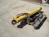 Cilndro de levantamiento para New Holland 385B Foto 5 thumbnail