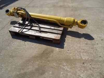Cilndro de levantamiento para New Holland 385B vendida por OLM 90 Srl