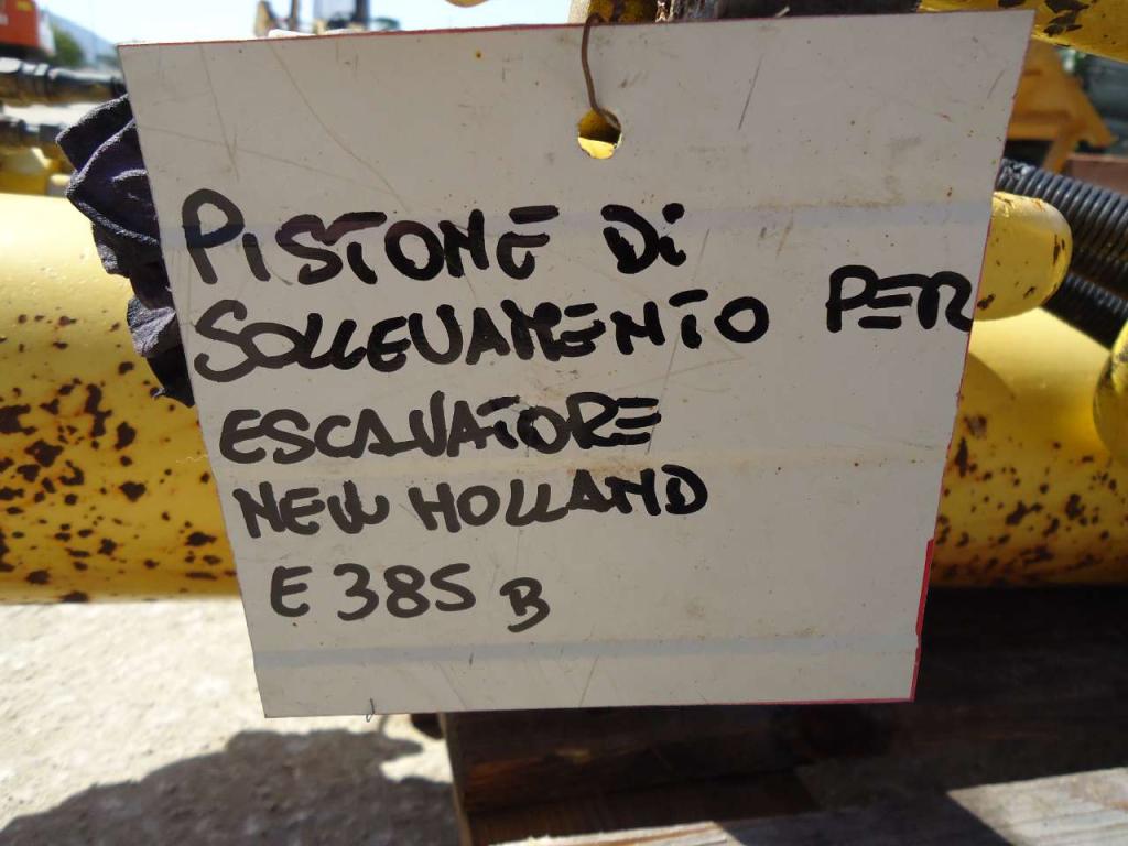 Cilndro de levantamiento para New Holland 385B Foto 3
