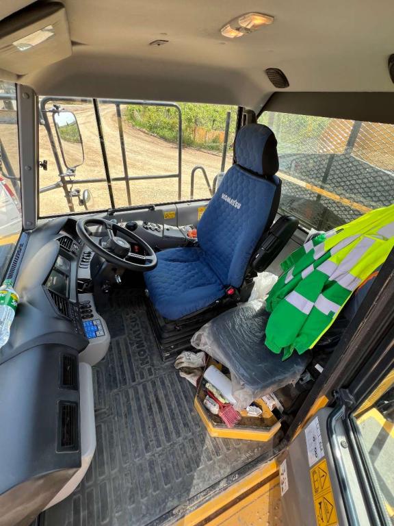 Komatsu HM300-5E0 Foto 15