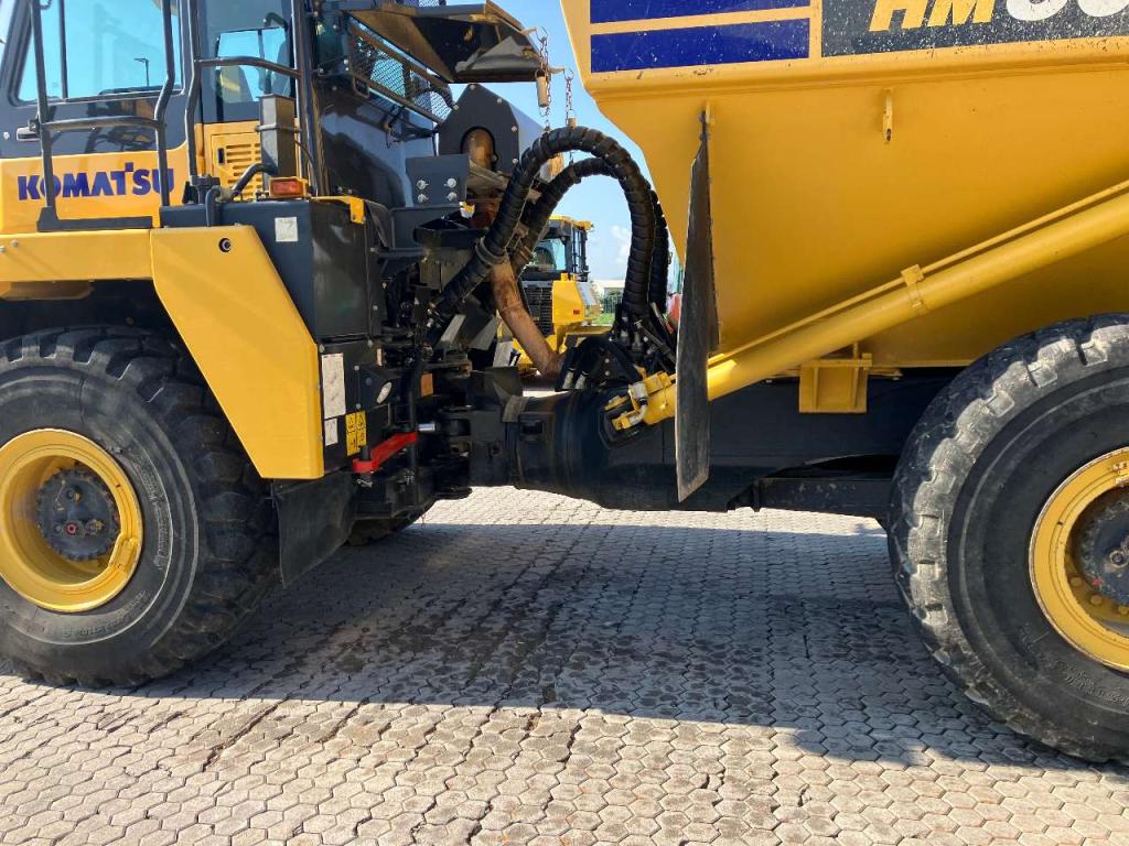 Komatsu HM300-5E0 Foto 3