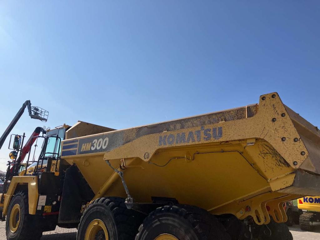 Komatsu HM300-5E0 Foto 5