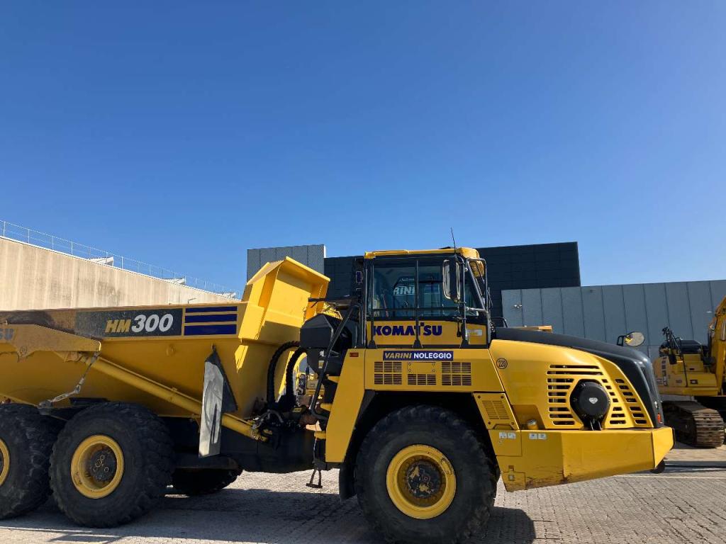 Komatsu HM300-5E0 Foto 9