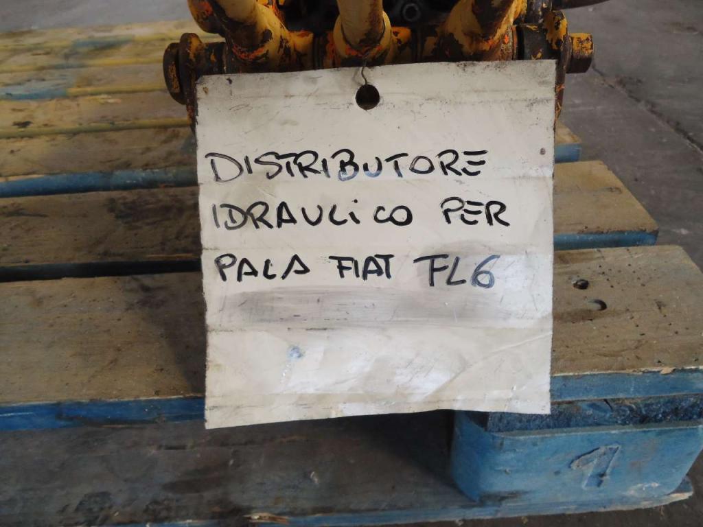Distribuidor hidraulico para Fiat FL6 Foto 3