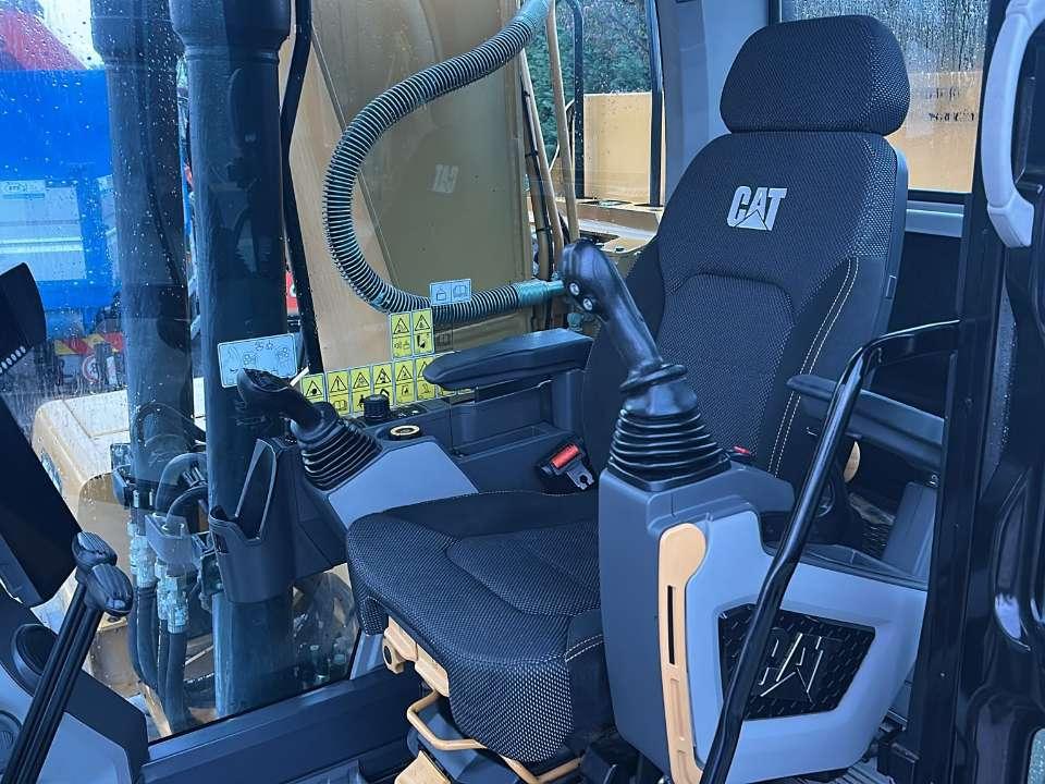 Caterpillar 323 E Foto 6