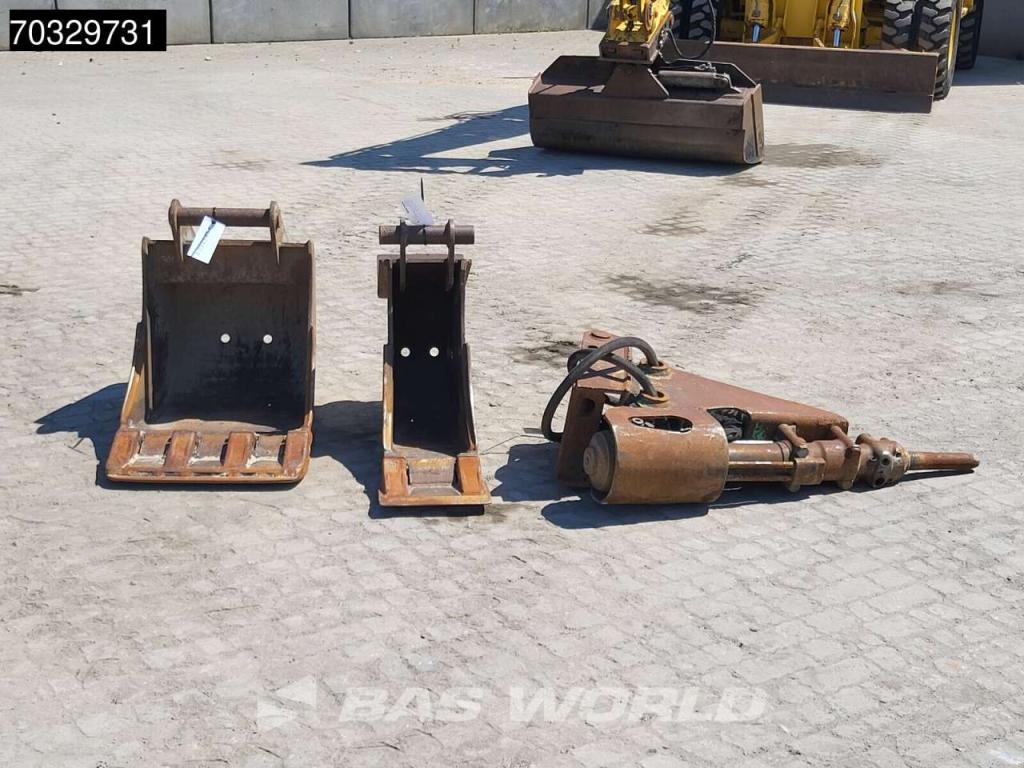 Komatsu PW118 MR-8 3 Buckets + Hammer Foto 21