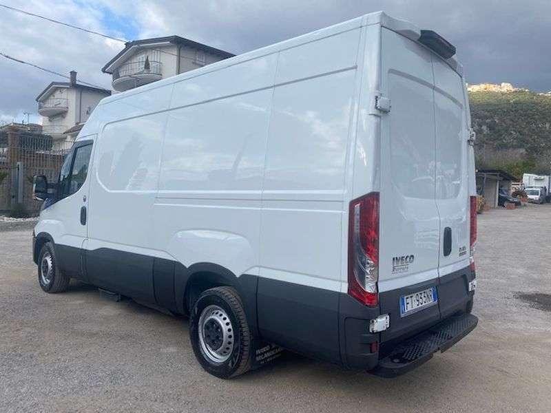 Iveco daily 35s14 metano Foto 4