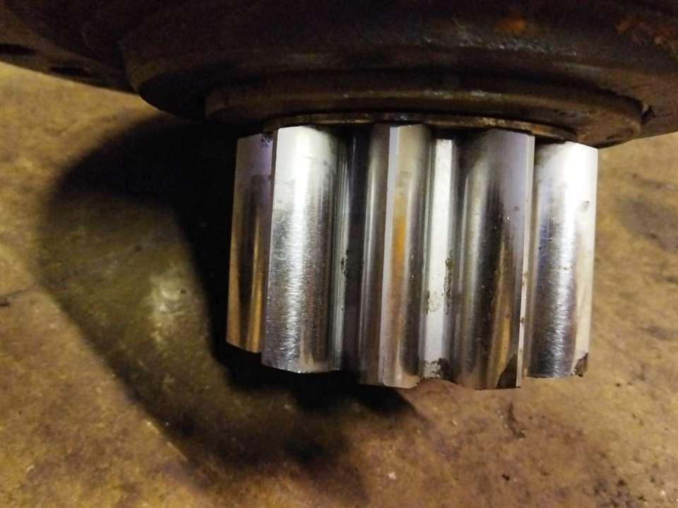 Reductor de giro para Komatsu PC 75 Foto 2