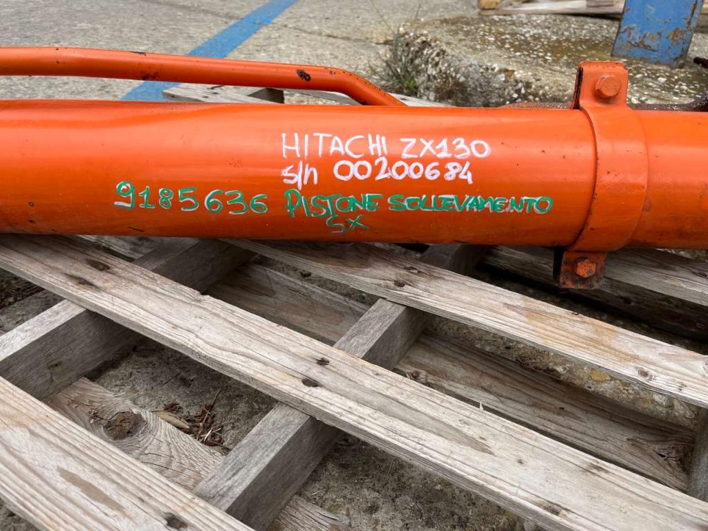 Hitachi ZX130 Foto 14