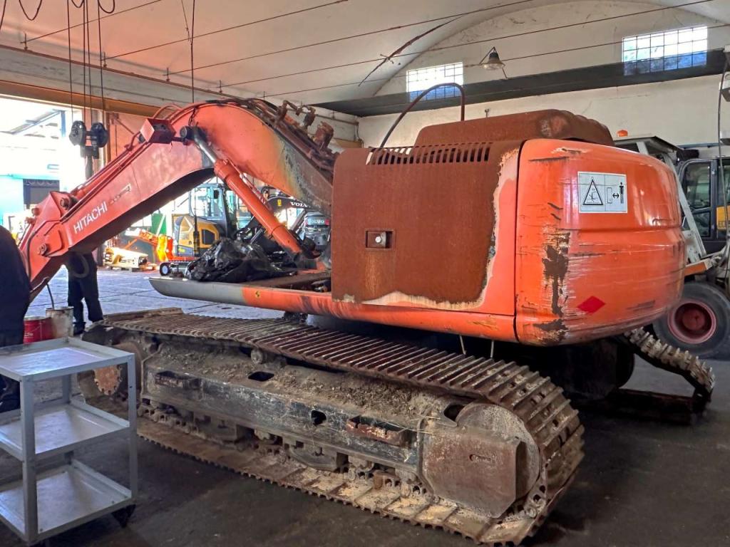 Hitachi ZX130 Foto 3