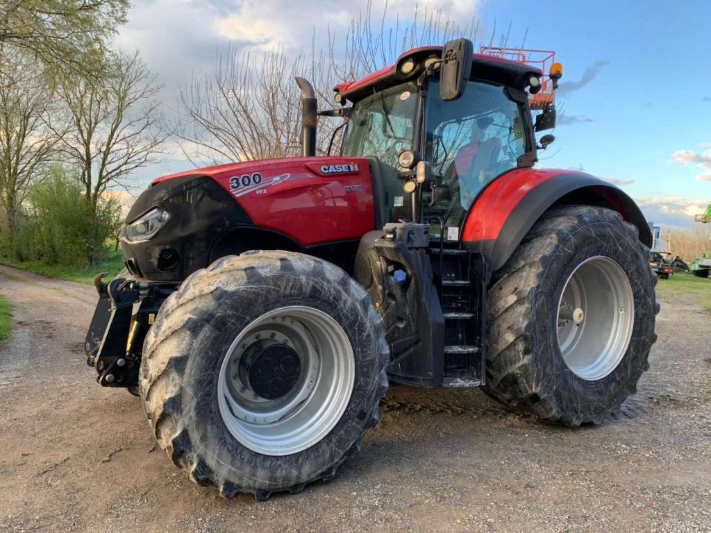 Case IH OPTUM 300 CVX Foto 1